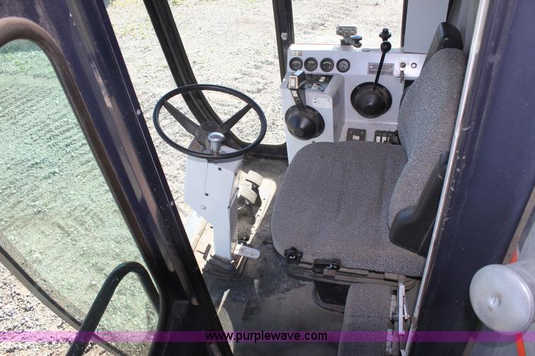 image for item A3713 Gleaner R60 RWA combine