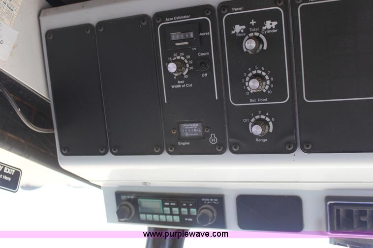 image for item A3713 Gleaner R60 RWA combine