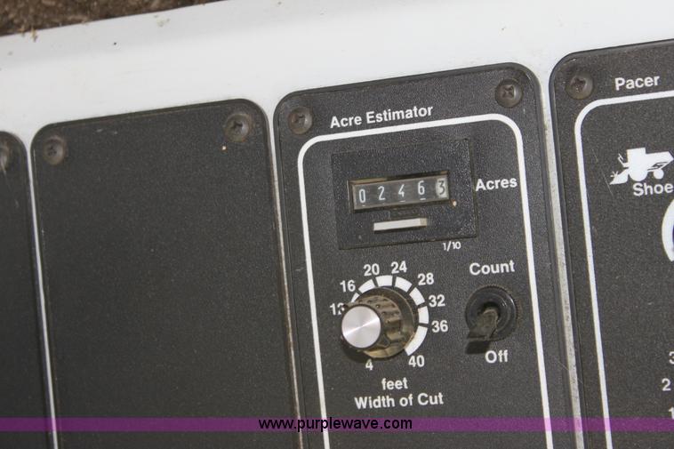 image for item A3713 Gleaner R60 RWA combine