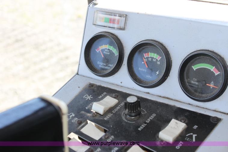 image for item A3713 Gleaner R60 RWA combine