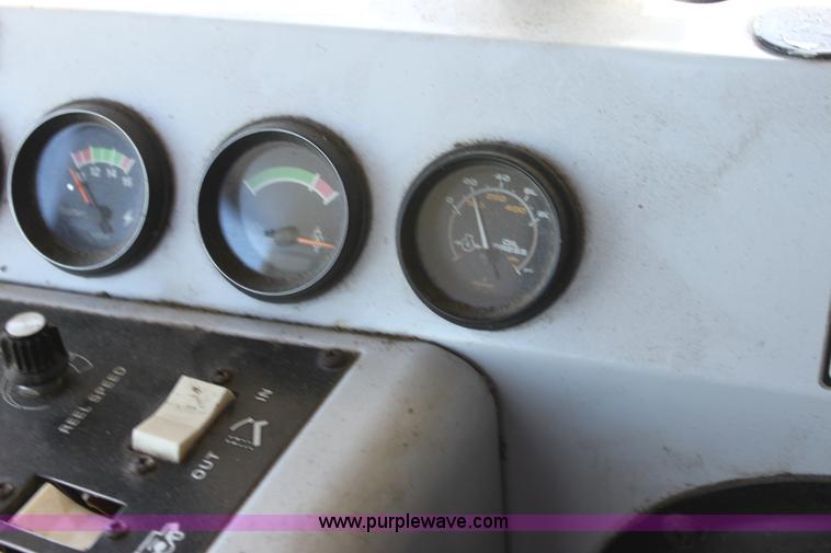 image for item A3713 Gleaner R60 RWA combine