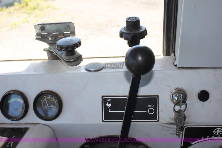 image for item A3713 Gleaner R60 RWA combine