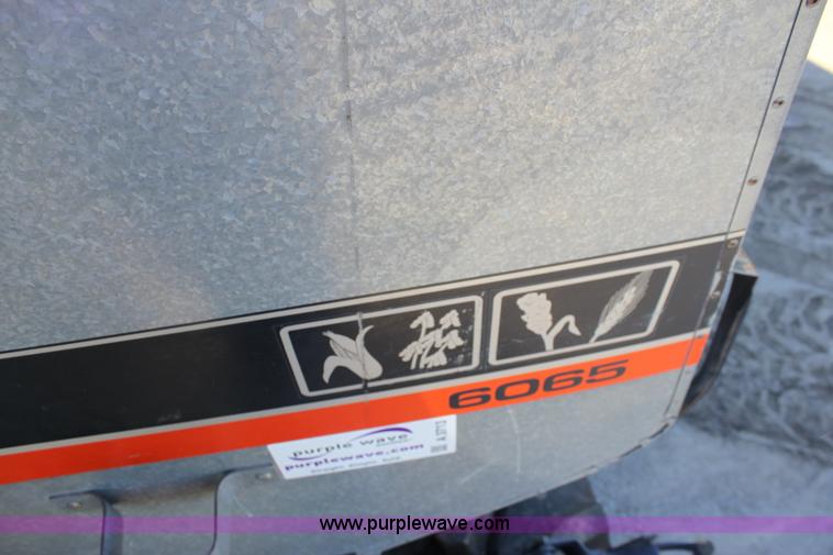 image for item A3713 Gleaner R60 RWA combine