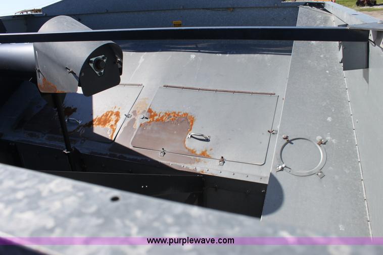 image for item A3713 Gleaner R60 RWA combine