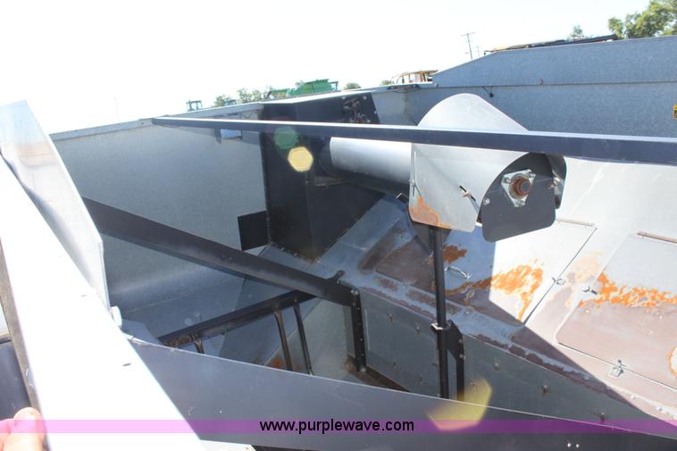 image for item A3713 Gleaner R60 RWA combine