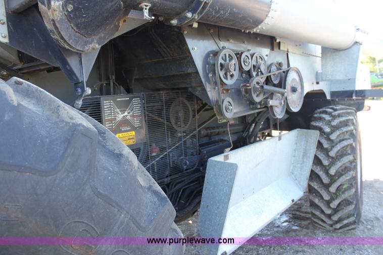 image for item A3713 Gleaner R60 RWA combine