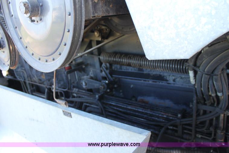 image for item A3713 Gleaner R60 RWA combine