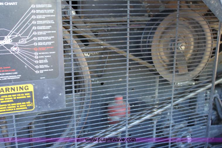 image for item A3713 Gleaner R60 RWA combine