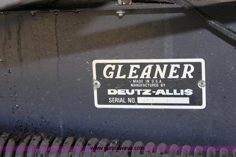 image for item A3713 Gleaner R60 RWA combine