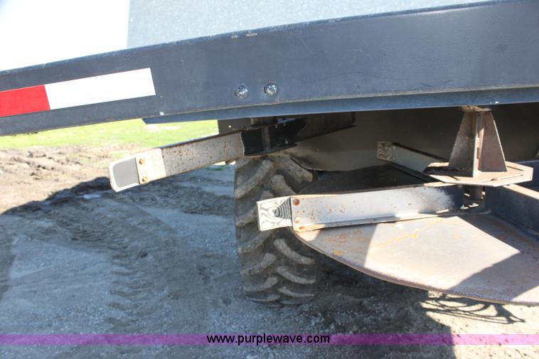 image for item A3713 Gleaner R60 RWA combine