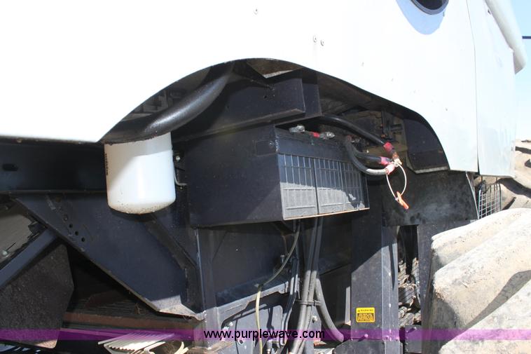 image for item A3713 Gleaner R60 RWA combine