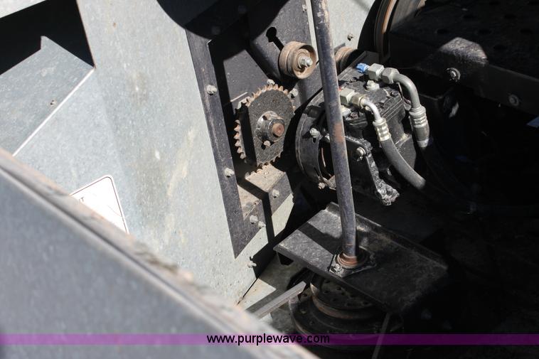 image for item A3713 Gleaner R60 RWA combine