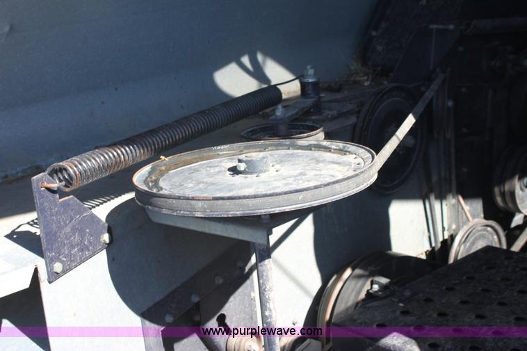 image for item A3713 Gleaner R60 RWA combine