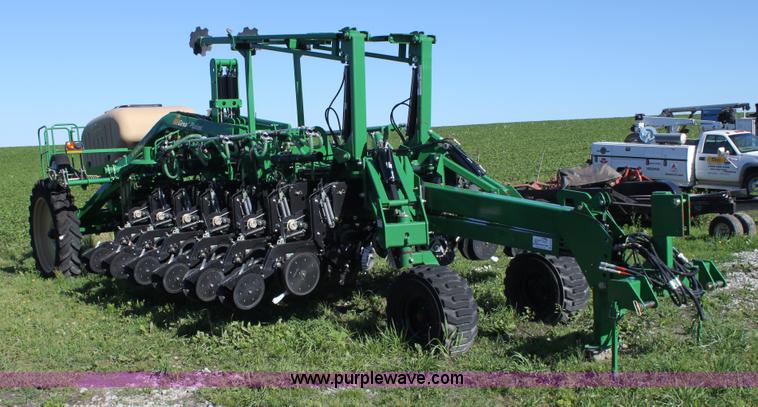 image for item A3714 Great Plains Yield-Pro 1225 planter