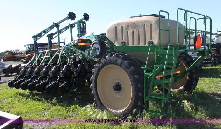 image for item A3714 Great Plains Yield-Pro 1225 planter