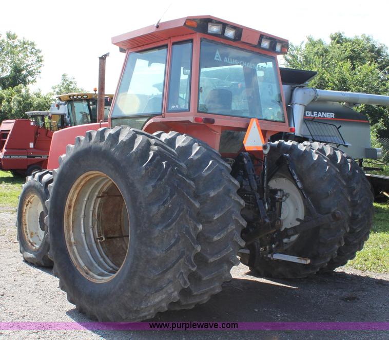 image for item A3724 1982 Allis Chalmers 8050 MFWD tractor