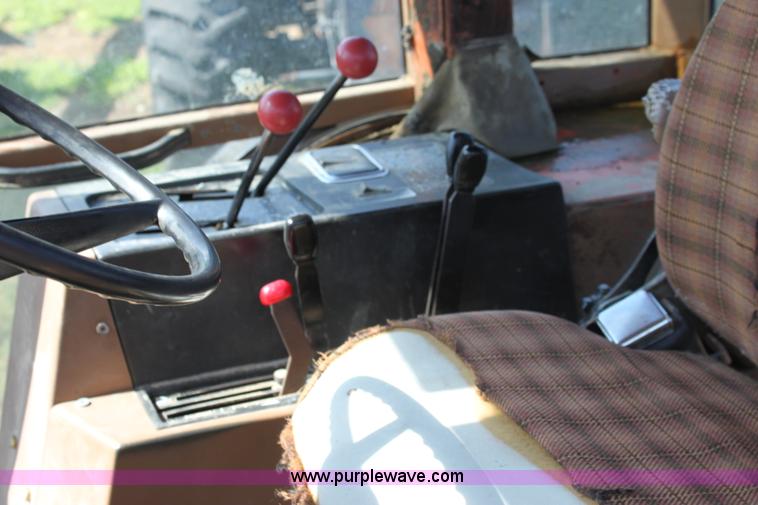 image for item A3724 1982 Allis Chalmers 8050 MFWD tractor