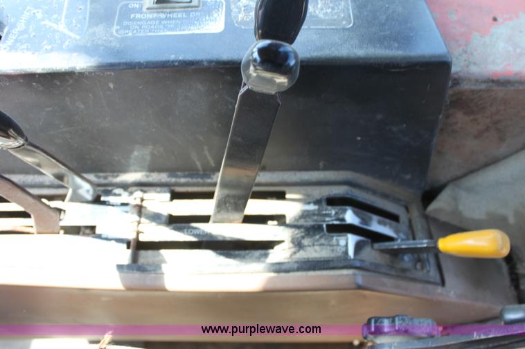 image for item A3724 1982 Allis Chalmers 8050 MFWD tractor