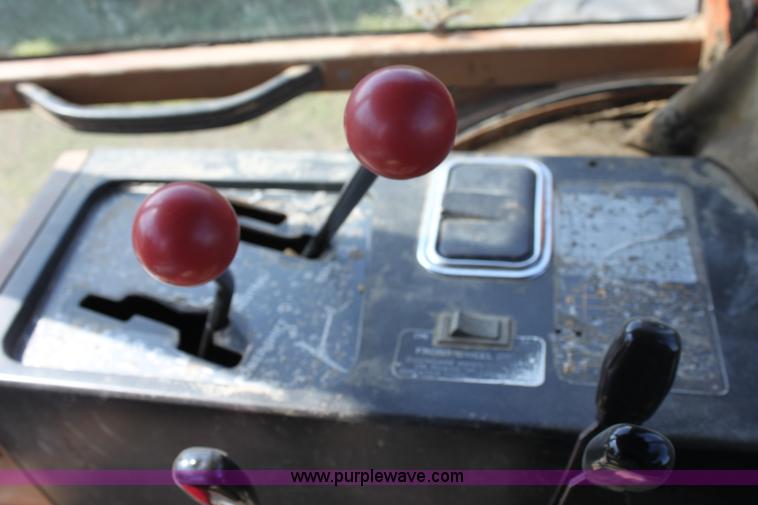 image for item A3724 1982 Allis Chalmers 8050 MFWD tractor