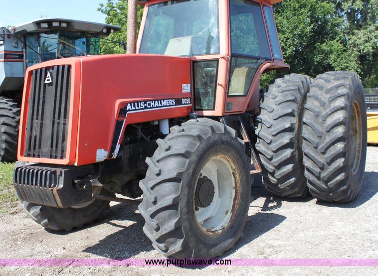 image for item A3724 1982 Allis Chalmers 8050 MFWD tractor