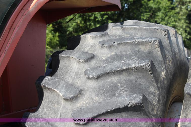 image for item A3724 1982 Allis Chalmers 8050 MFWD tractor