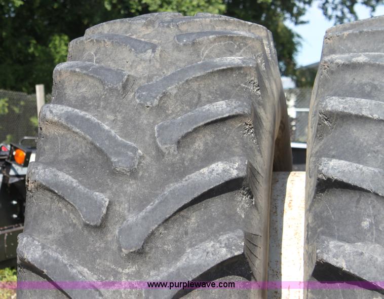 image for item A3724 1982 Allis Chalmers 8050 MFWD tractor