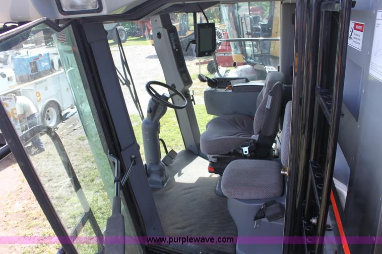 image for item A3733 2003 AGCO Gleaner R75 RWA combine