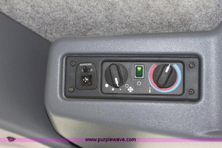 image for item A3733 2003 AGCO Gleaner R75 RWA combine