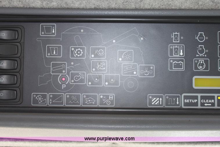 image for item A3733 2003 AGCO Gleaner R75 RWA combine