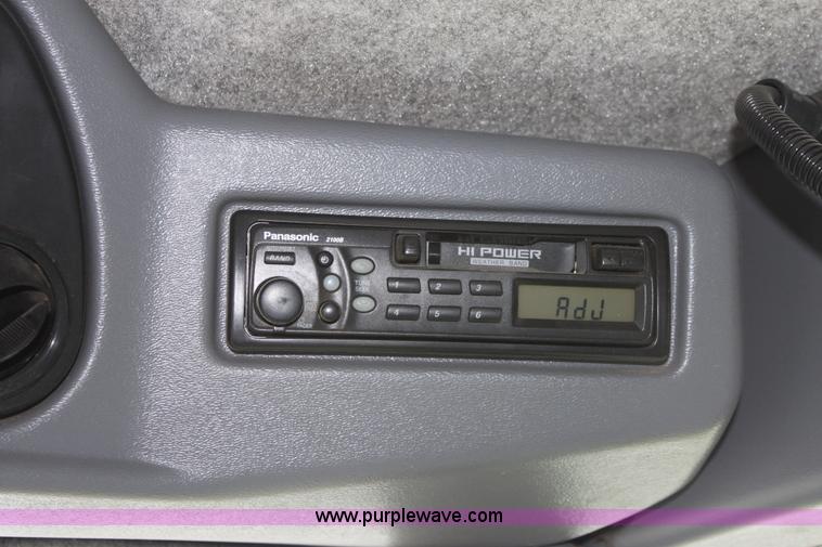 image for item A3733 2003 AGCO Gleaner R75 RWA combine