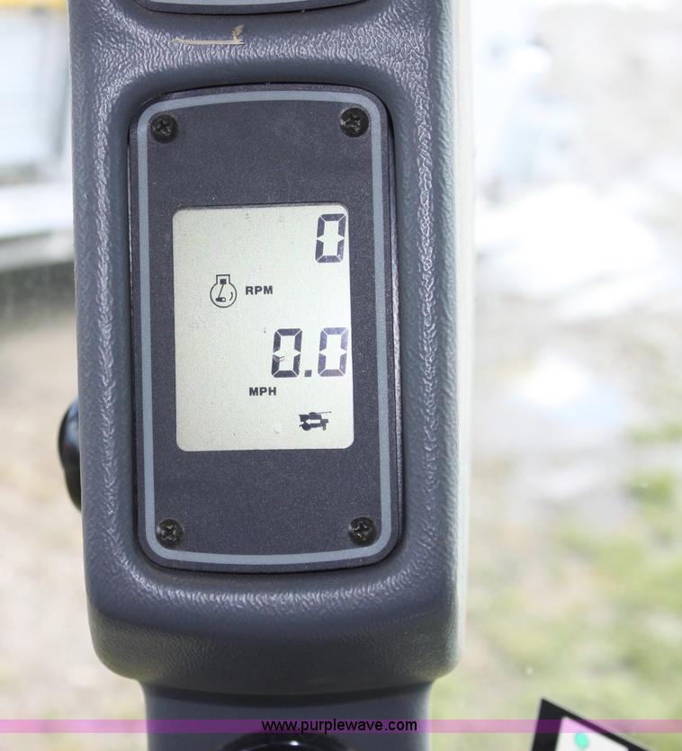 image for item A3733 2003 AGCO Gleaner R75 RWA combine