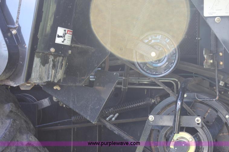 image for item A3733 2003 AGCO Gleaner R75 RWA combine