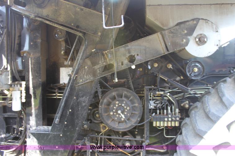 image for item A3733 2003 AGCO Gleaner R75 RWA combine