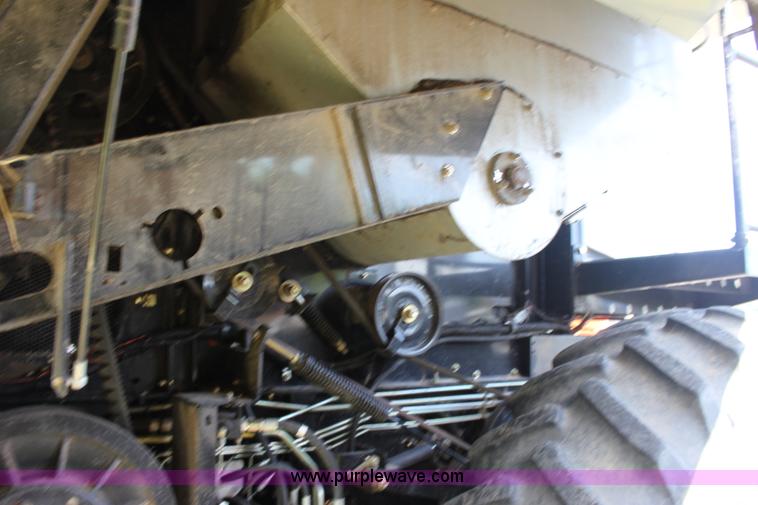 image for item A3733 2003 AGCO Gleaner R75 RWA combine