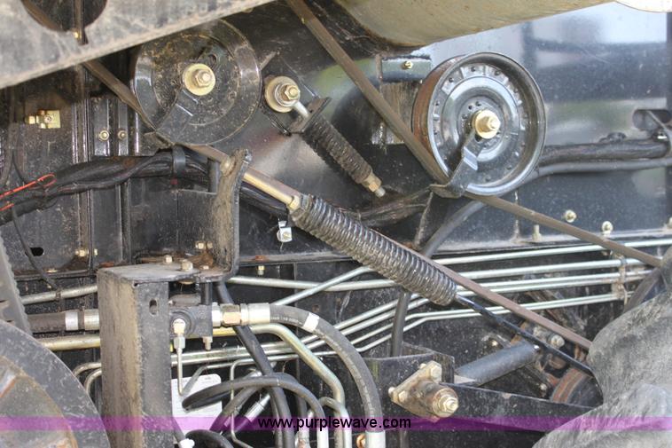 image for item A3733 2003 AGCO Gleaner R75 RWA combine