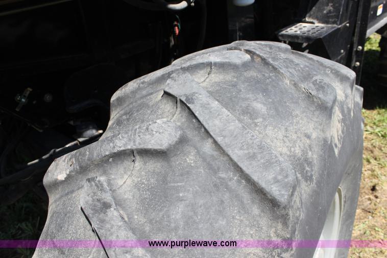 image for item A3733 2003 AGCO Gleaner R75 RWA combine