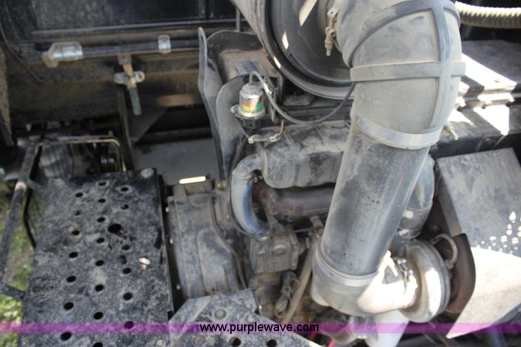 image for item A3733 2003 AGCO Gleaner R75 RWA combine