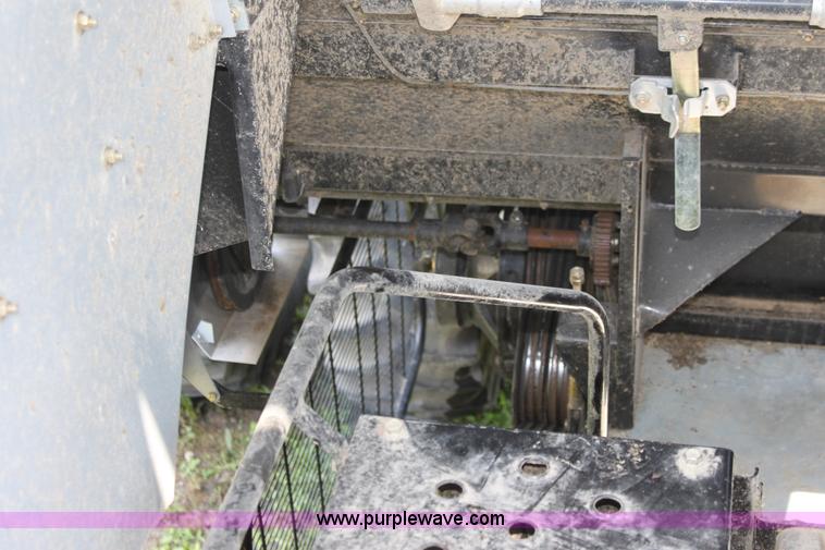 image for item A3733 2003 AGCO Gleaner R75 RWA combine