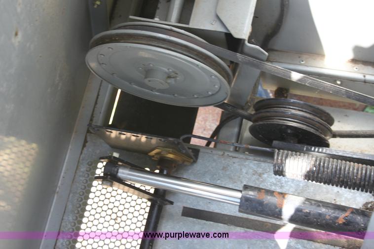 image for item A3733 2003 AGCO Gleaner R75 RWA combine