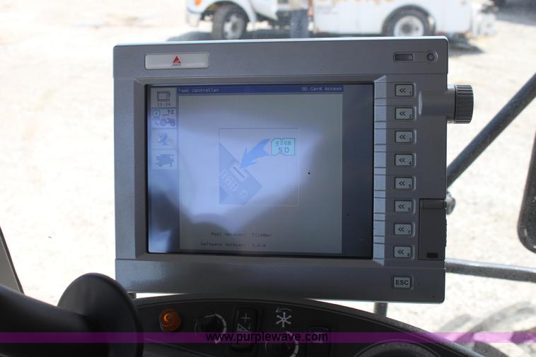 image for item A3735 2009 AGCO Challenger 670B RWA combine