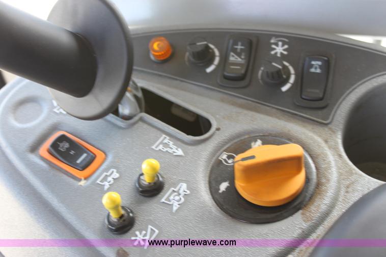 image for item A3735 2009 AGCO Challenger 670B RWA combine