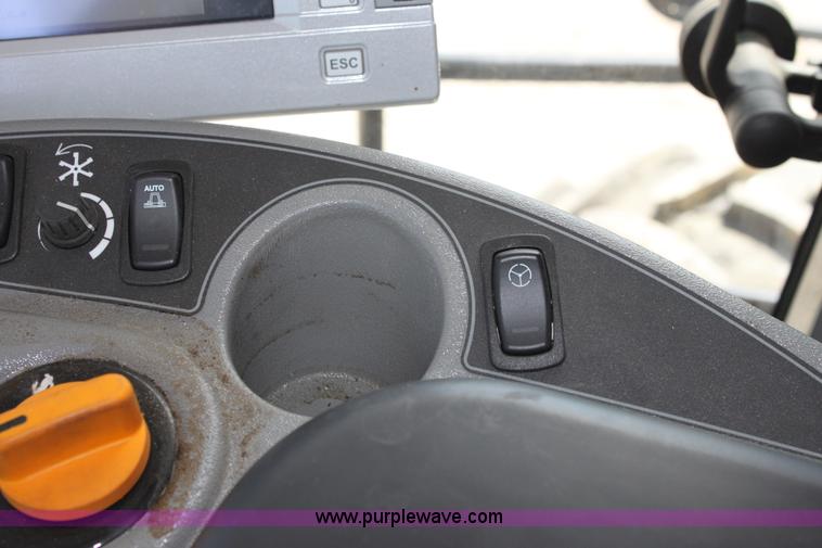 image for item A3735 2009 AGCO Challenger 670B RWA combine