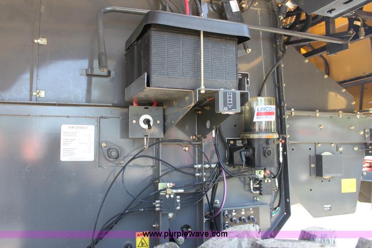 image for item A3735 2009 AGCO Challenger 670B RWA combine