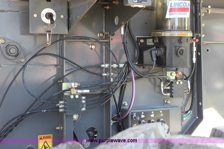 image for item A3735 2009 AGCO Challenger 670B RWA combine