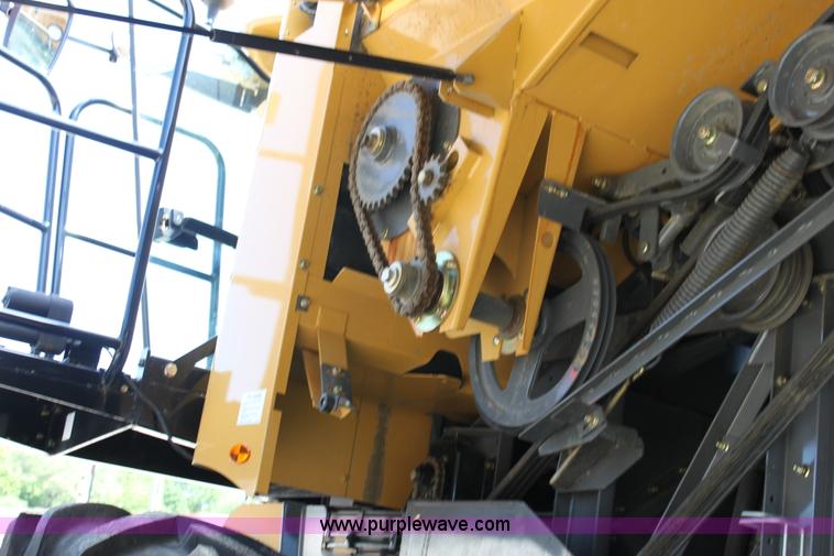 image for item A3735 2009 AGCO Challenger 670B RWA combine