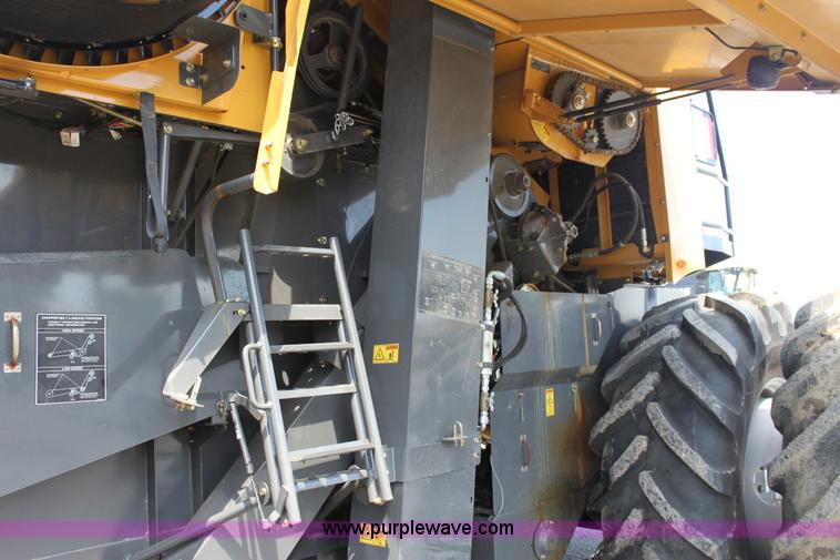 image for item A3735 2009 AGCO Challenger 670B RWA combine