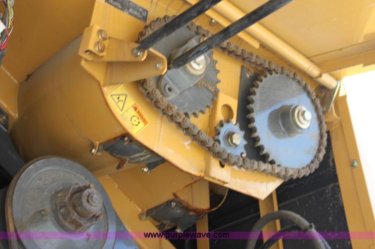 image for item A3735 2009 AGCO Challenger 670B RWA combine