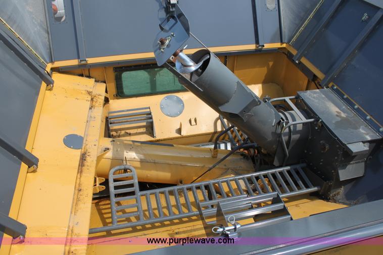 image for item A3735 2009 AGCO Challenger 670B RWA combine