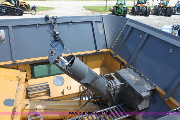 image for item A3735 2009 AGCO Challenger 670B RWA combine