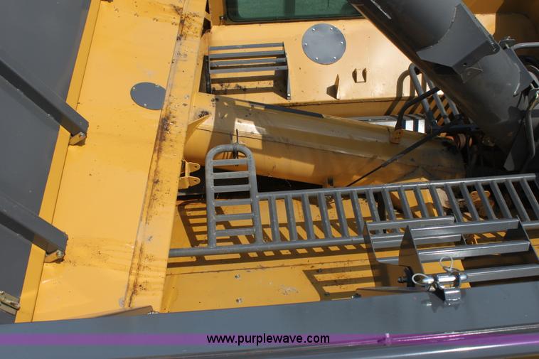 image for item A3735 2009 AGCO Challenger 670B RWA combine